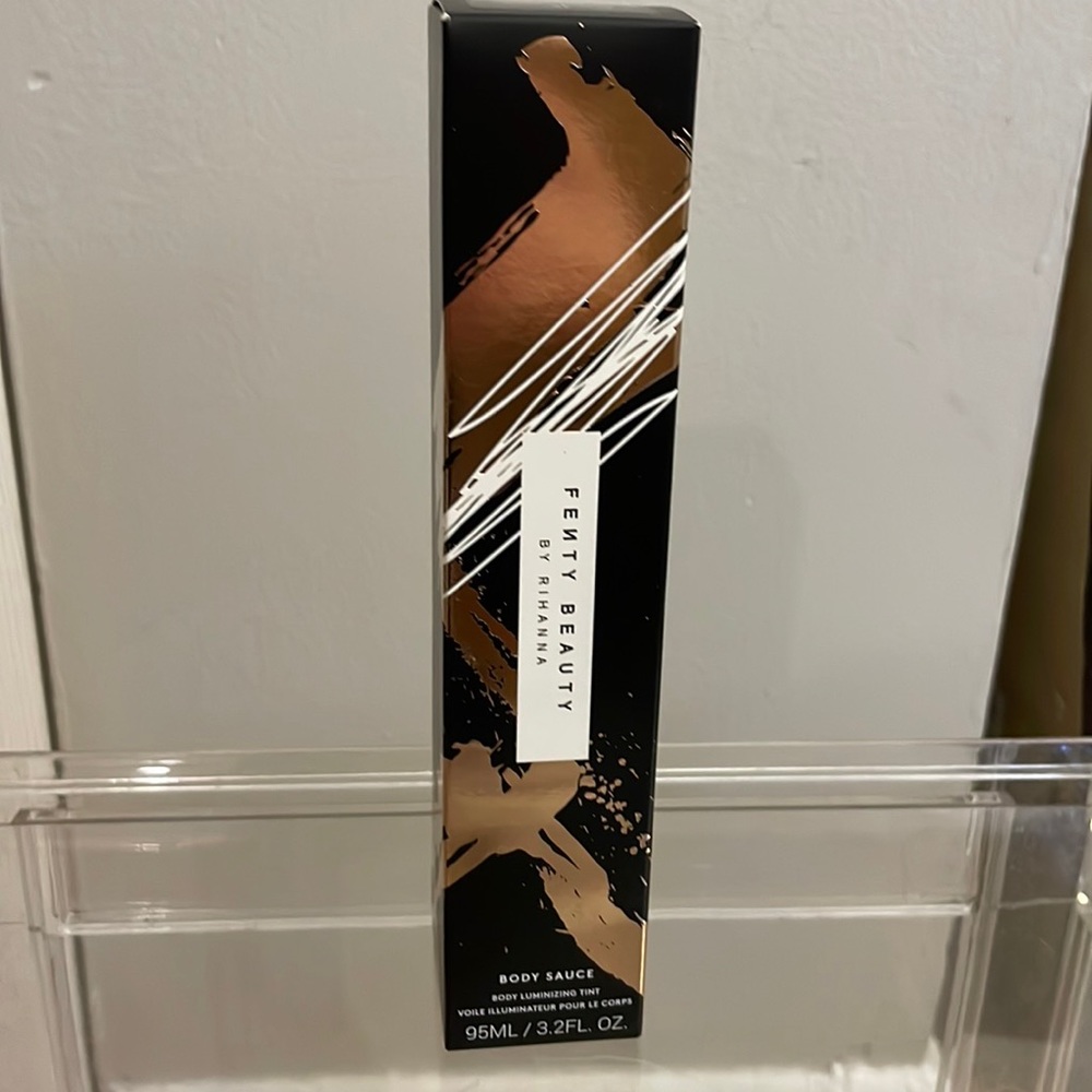 Fenty beauty body sauce body luminizer in 07 chocolate reign BNIB